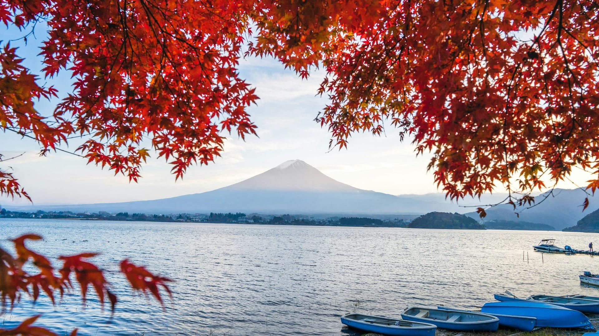 Lake Kawaguchi in Autumn