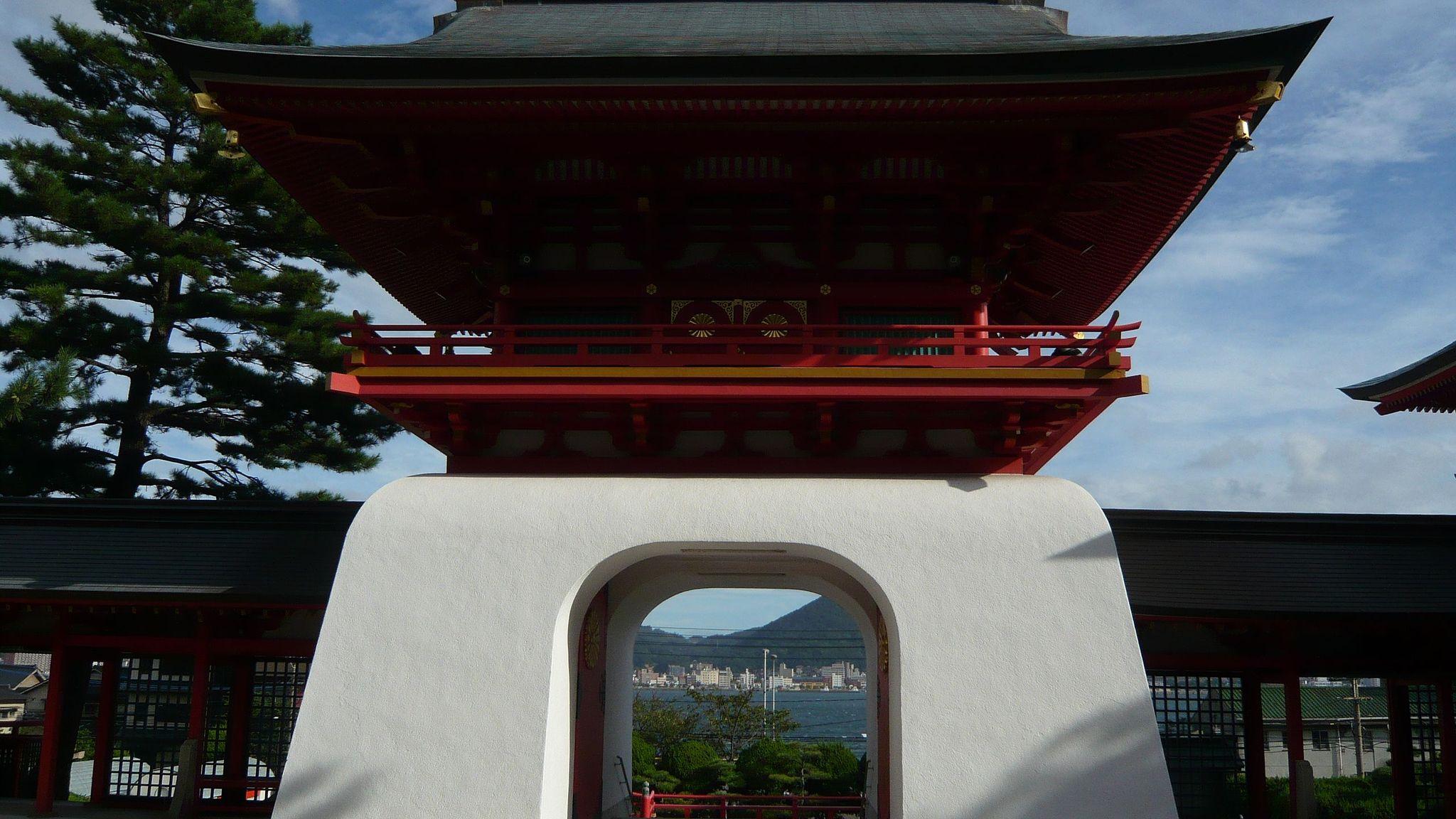 The Suiten-mon of Akama-jingū in Shimonoseki