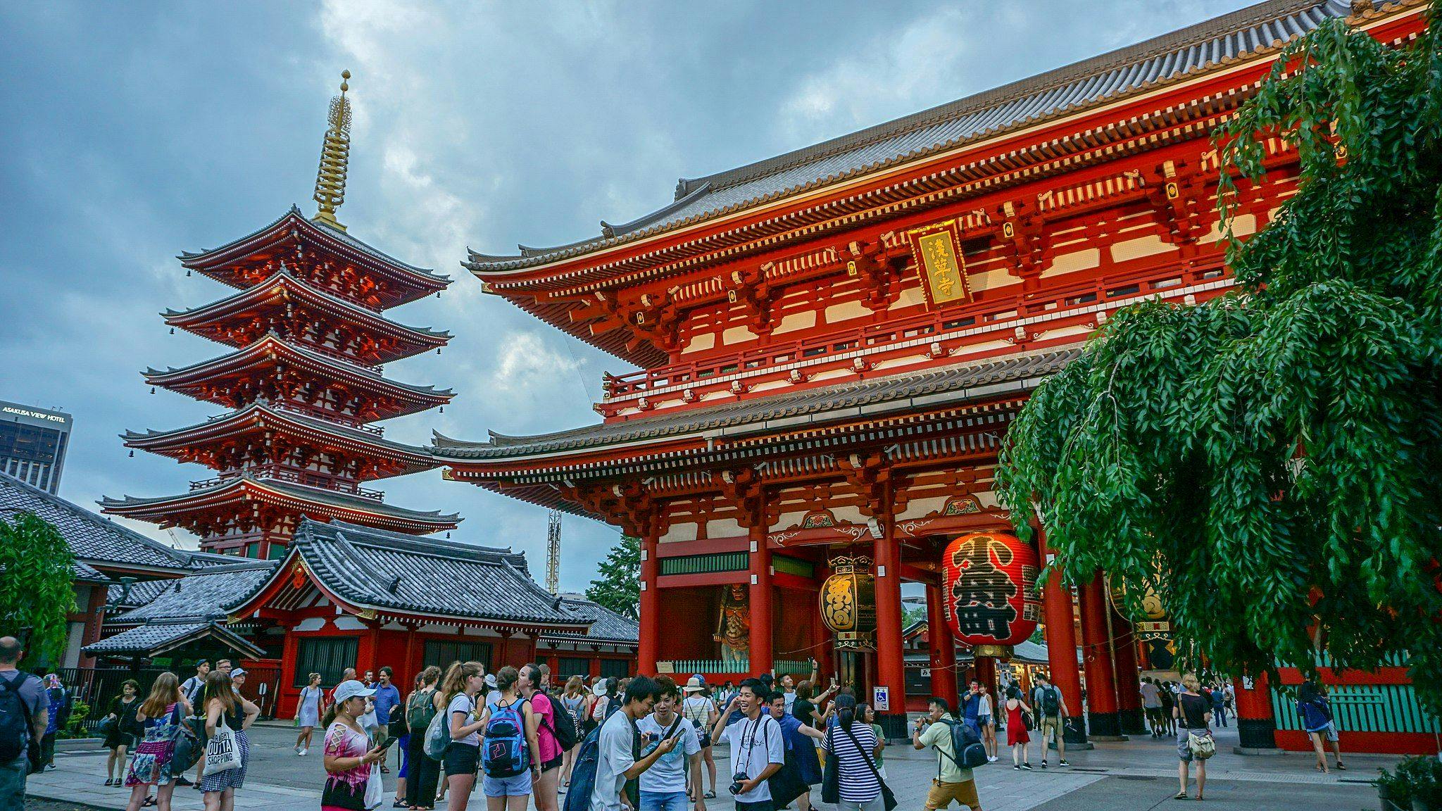 Hōzōmon‎ Gate and Five-storied Pagoda of Sensō-ji Temple