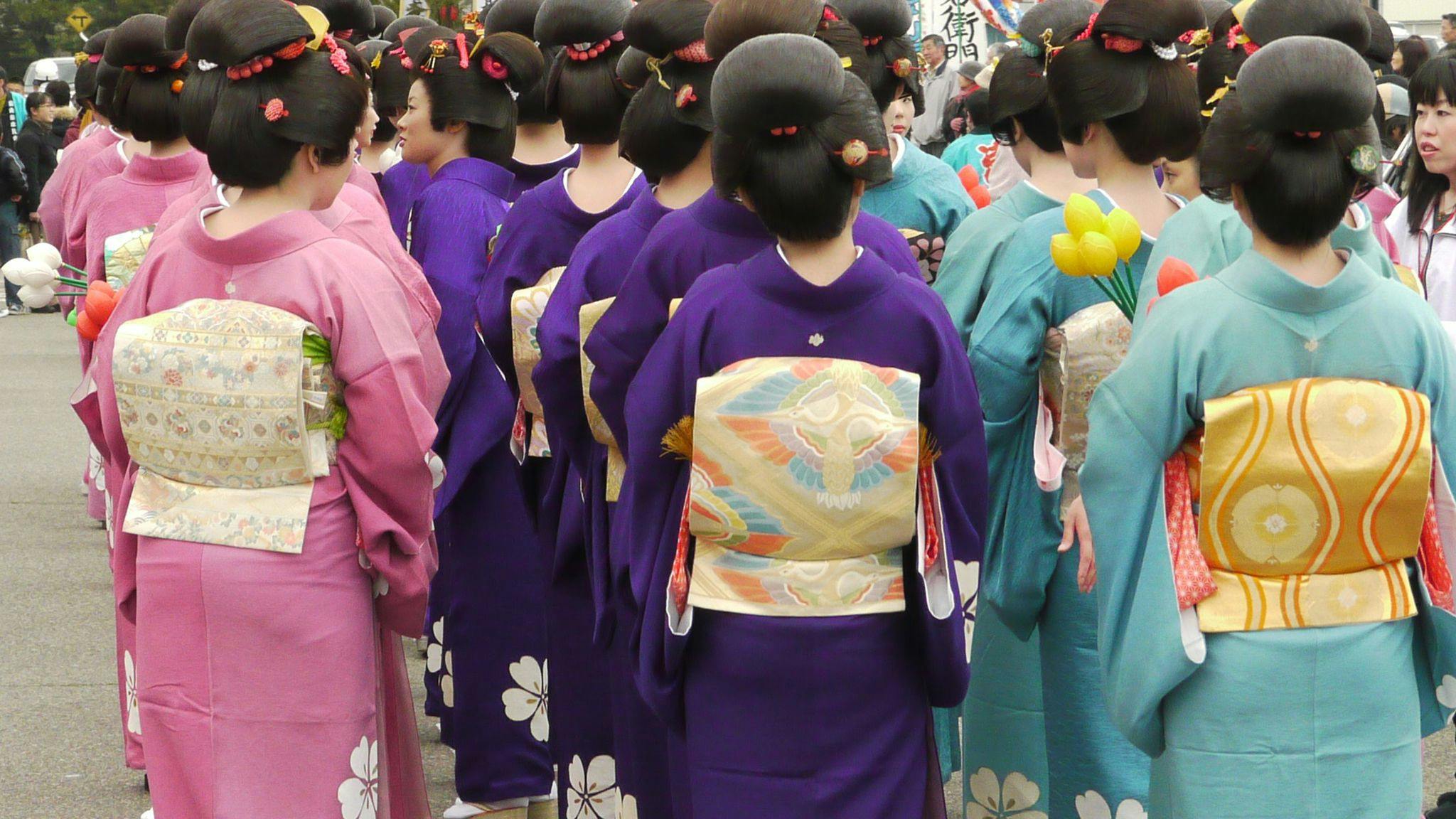 A parade of women at the Marumage Festival