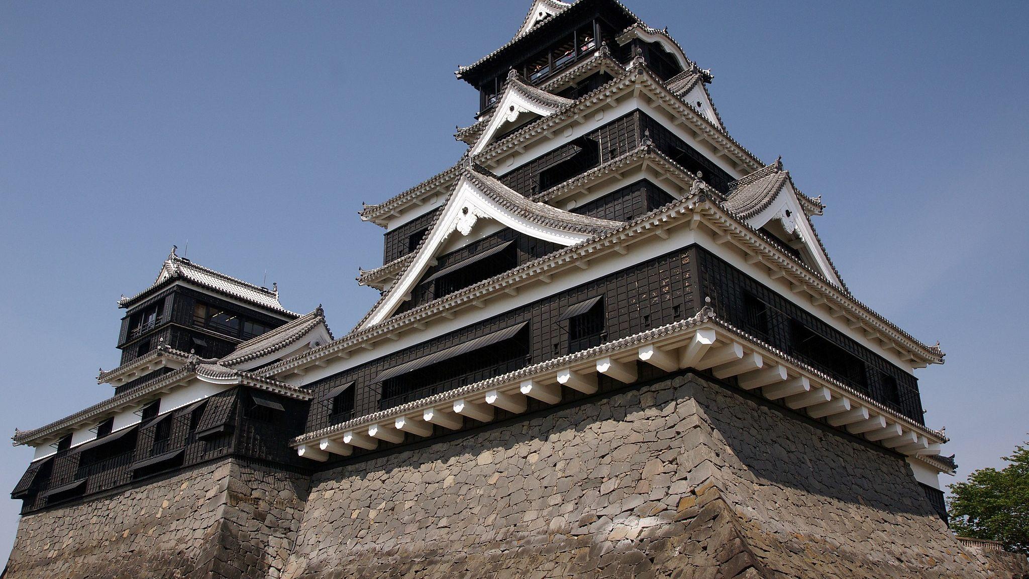 Kumamoto Castle Exterior
