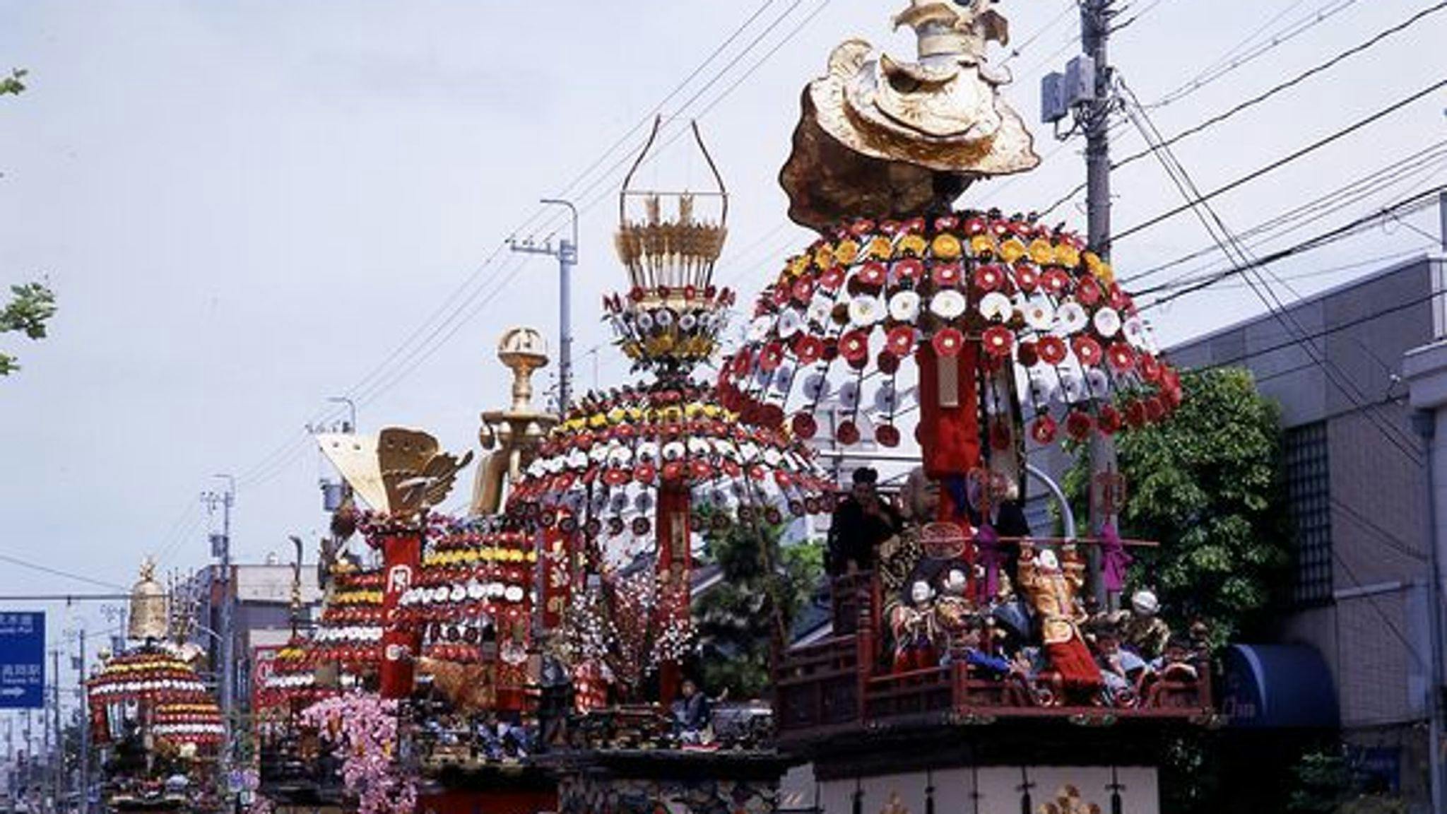 Floats parade at the Takaoka Mikuruma-yama Festival