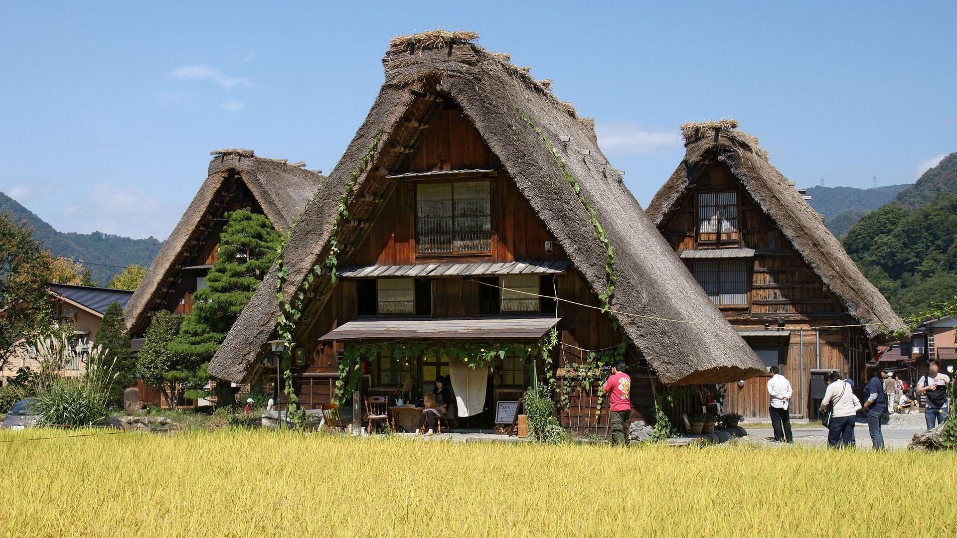 Historic Villages of Shirakawa-gō