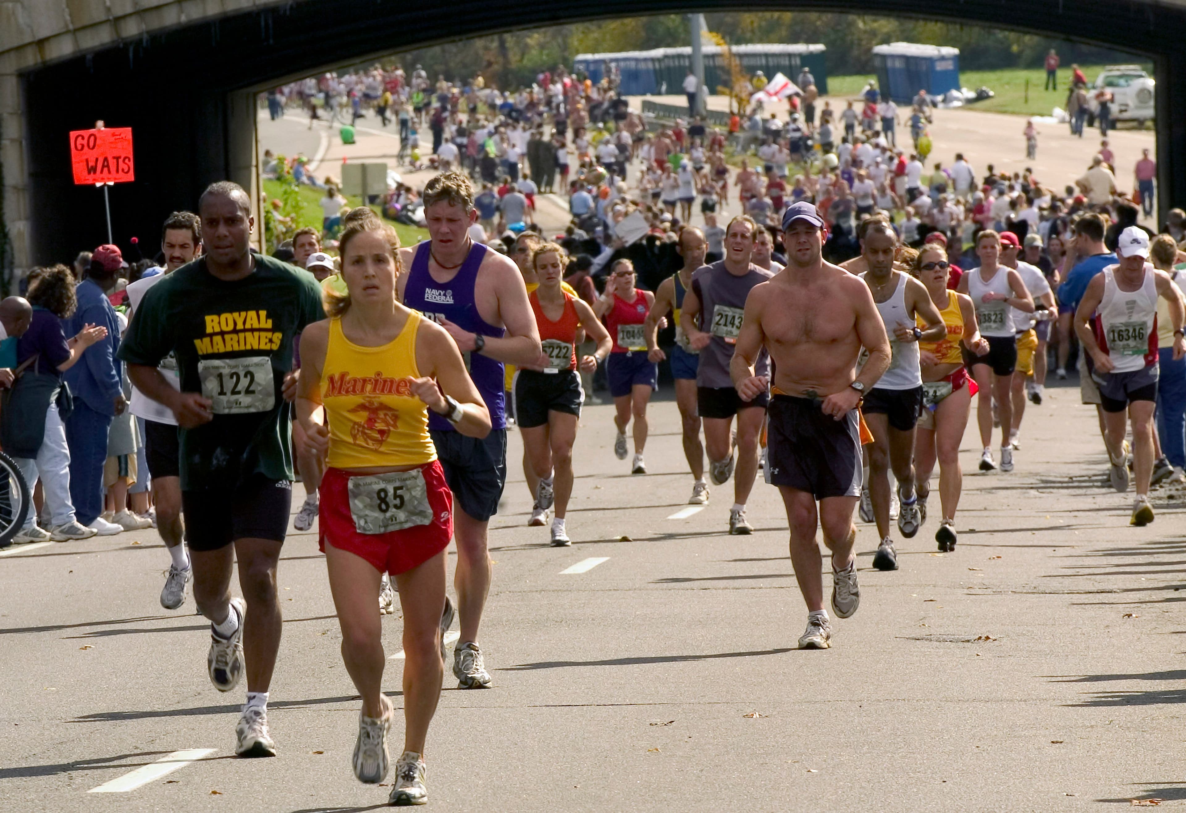 Marathon runners - symbolic image