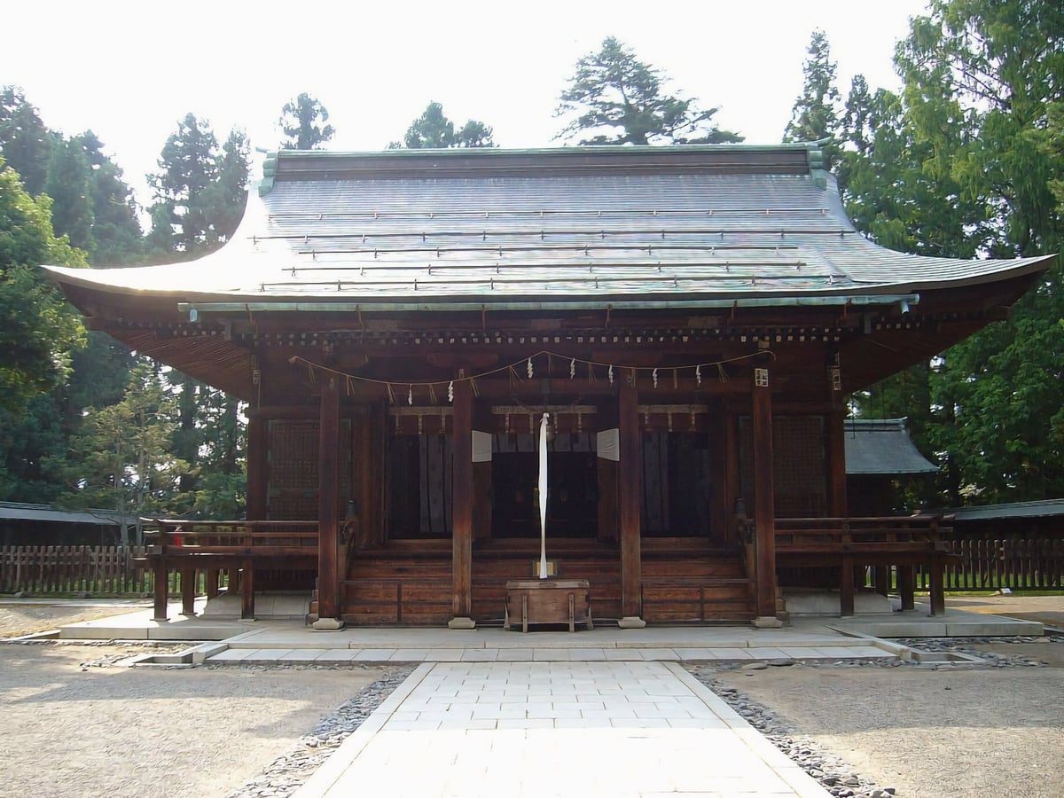 Uesugi Shrine Exterior