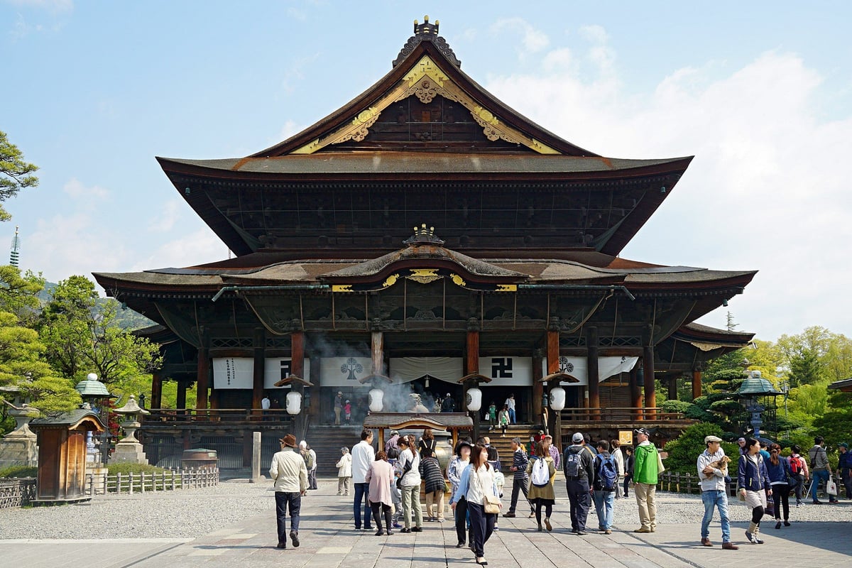 Zenkō-ji Exterior